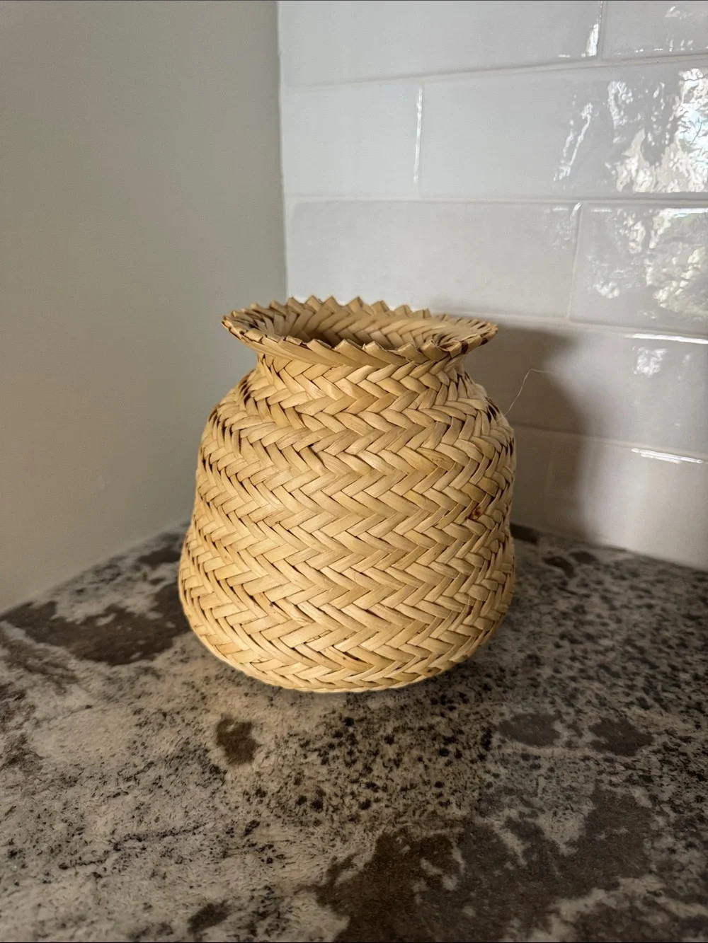 Natural Woven Straw Decorative Basket Vase